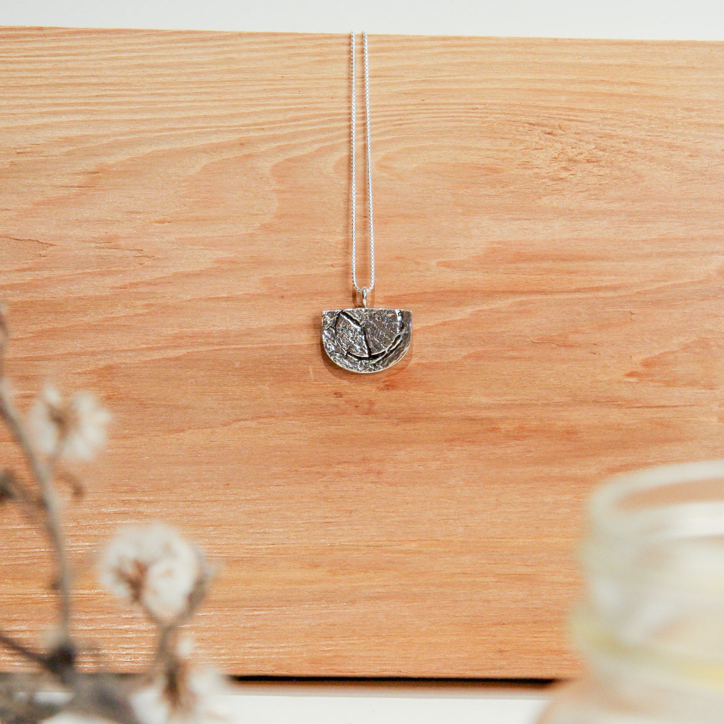 Silver Semicircle Impression Necklace